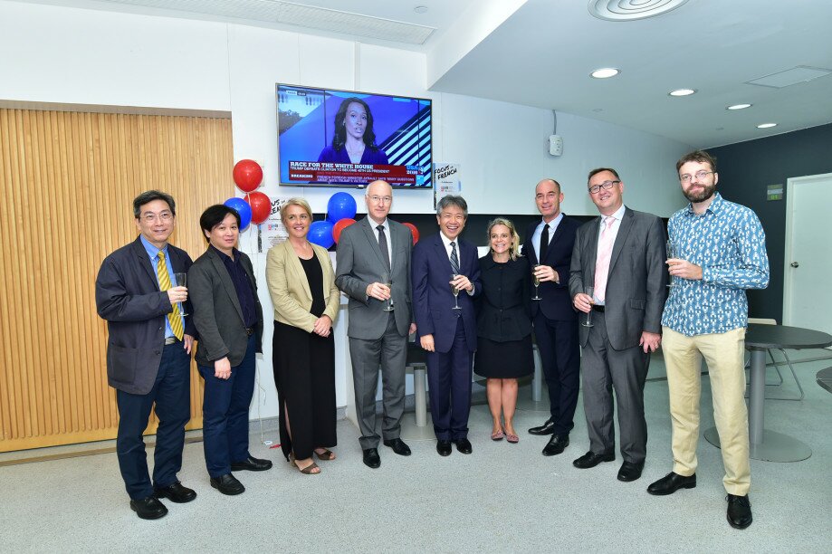 Officiating at the ceremony are Professor Stephen Cheung Yan-leung, President of EdUHK (centre); Mr Eric Berti, Consul General of France in Hong Kong and Macau (fourth from the left); and Mr Brice Bertrand, Distribution Director for the Asia Pacific and America at France Médias Monde (third from the right).