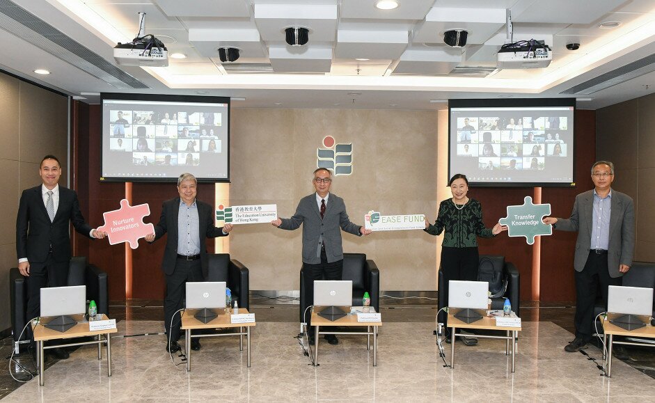 Juding Panel (from left): Director of KT Prof Stephen Chow, Director of LTTC Prof Kong Siu-cheung, Vice President (Research and Development) Prof Lui Tai-lok, Council Treasurer Ms Susanna Chiu, and Associate Director of Finance Mr Ernest Chan.