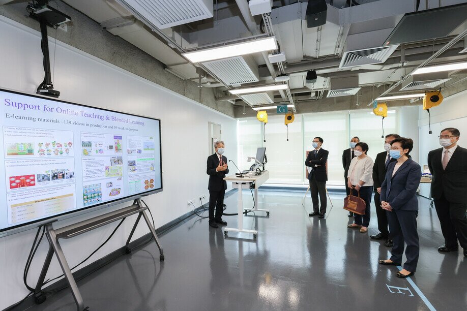 President Stephen Cheung speaking on the University’s online learning and teaching materials of Chinese history and culture