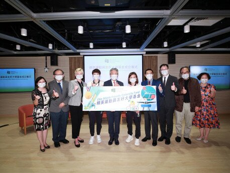 (From left) Ms Patricia Lau, Professor Li Wai-keung, Dr Trisha Leahy, Doo Hoi-kem, Professor Stephen Cheung,  Lee Ho-ching, Mr Carlson Tong, Professor Chetwyn Chan, Mr Tai Hay-lap and Dr Ada Ma Wai-wing