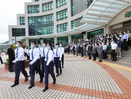 A flag raising team made up of EdUHK students