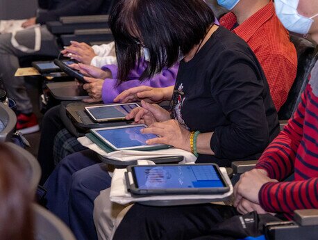 Members of the audience try out the app and perform the famous Chinese opera piece 'Fragrant Sacrifice'