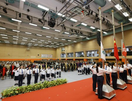 The ceremony also witnesses the first collaboration between students from EdUHK, JCPS and ECLC as a flag raising team 