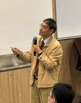 香港大学法律学院法律学系郑陈兰如基金教授及宪法学讲座教授陈弘毅教授