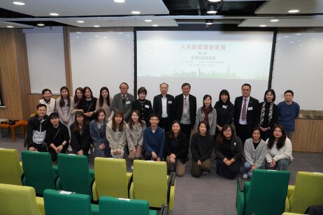 Professor John Lee Chi-Kin and Professor May Cheng May-Hung captured a group photo with advisors and staff of School Partnership and Field Experience Office