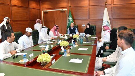 The EdUHK delegation meets with the senior management of UQU