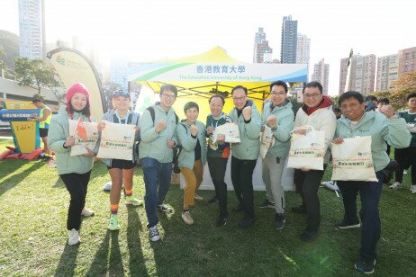 EdUHK lend the support and show appreciation by handing out goodie bags after the race