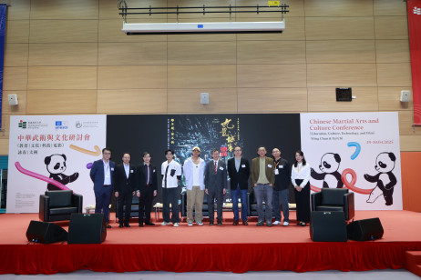 教大校長李子建教授和一眾管理層與電影《九龍城寨之圍城》製作團隊合照，並祝賀團隊於香港電影金像獎榮獲九個獎項