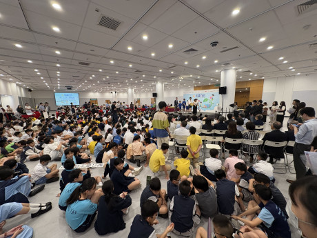 In the almost 180 entries, students conduct research under the theme of “Climate Change on Air Quality and Soil”