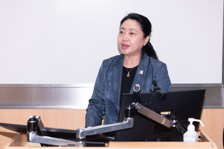 教育部中外语言交流合作中心副主任于天琪女士致辞