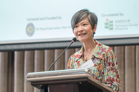 香港赛马会慈善事务总经理（人才及业界发展）曾芷诗女士，向「赛马会创新教育力量」伙伴校长及他们的团队致欢迎辞