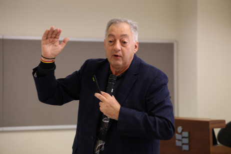 西交利物浦大学会计学教授 Steven Dellaportas发表主题演讲