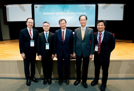 The Acting Secretary for Education, Dr Jeff Sze Chun-fai(second from left), addressesthe RGC Forum