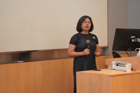 Professor Tao Sha from Beijing Normal University delivers keynote speech