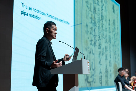 Professor Wong Chuen-fung re-theorises intercultural exchange through musical examples across Eurasia