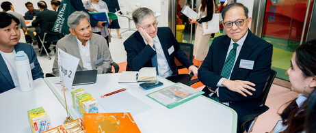 The UGC delegation meets EdUHK students