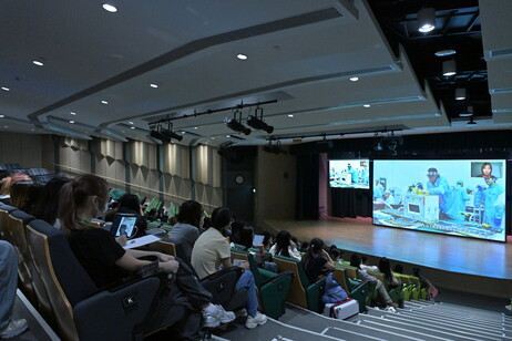 大師班(一)徐冰工作室主講《徐冰藝術衛星創作駐留項目》的科普