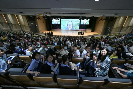 10月18日全場與徐冰教授大合照