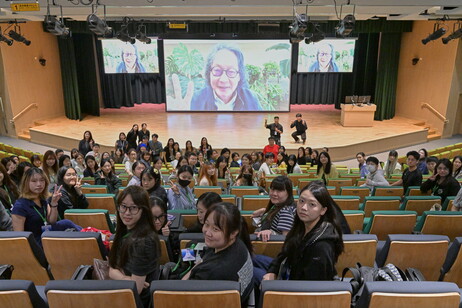 10月19日全場與徐冰教授大合照