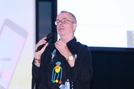 Professor De Kloet Jeroen from the University of Amsterdam delivers a keynote speech