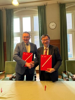 教大校長李子建教授與格羅寧根大學校長 Jouke de Vries 教授簽署合作備忘錄