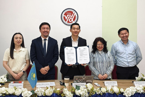 教大与国立物理数学学校代表透过视像会议签署合作备忘录，正式确立合作伙伴关系