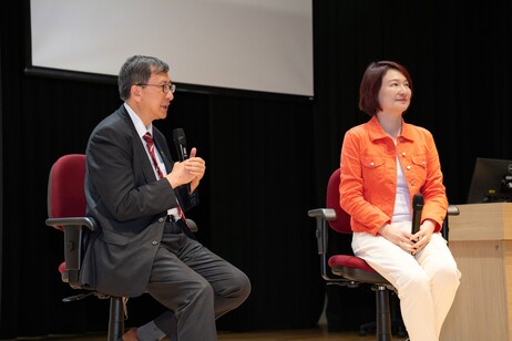 李子建教授與李慧琼教授在問答環節回應學生提問