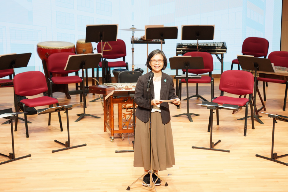 Professor Pamela Leung Pui-wan, Acting Dean of Faculty of Humanities, delivers the welcome address