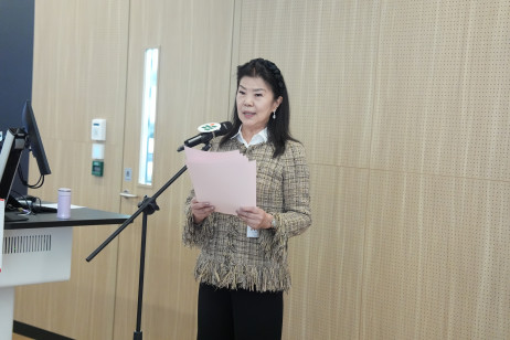 Mrs Choi Wong Ling-ling, Member of the 14th NCCPPCC, Namer and Permanent Director of the Yan Oi Tong Choi Wong Ling Ling Education Fund, delivers keynote speech 