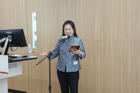 Mrs Christy Tung Ng Ling-ling, Member of the 14th NCCPPCC and Honorary Chairlady of the Hong Kong Shine Tak Foundation, delivers keynote speech 