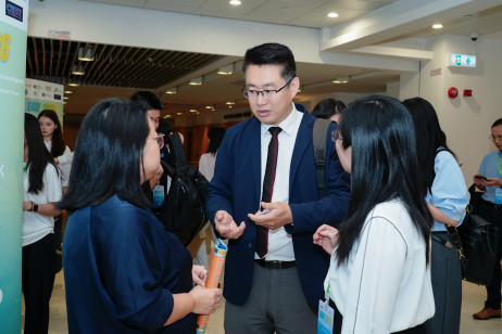 Academic exchanges and networking among participants after the session