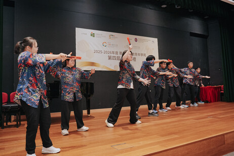 學員於畢業典禮上以舞蹈表演為典禮增添歡樂氣氛
