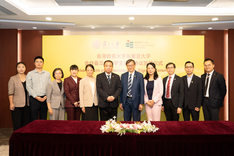 出席座談及簽約儀式的雙方代表包括：復旦校長金力院士（左六）、港澳台事務辦公室副主任黃潔女士（左五）、港澳台事務辦公室項目主管米雪女士（左一）、學校辦公室李加祺先生（左二）。教大校長李子建教授（右五）、協理副校長（內地協作及發展）兼傳訊及協作處長蓋會霞女士（右四）、助理副校長（研究）谷明月教授（左四）、教育發展與創新學院聯席執行院長梁佩雲教授（左三）、環球事務處署理處長李貴生教授（右三）、教學科技中心總監鄭國城博士（右二）、教育發展與創新學院聯席副院長何振聲博士（右一）