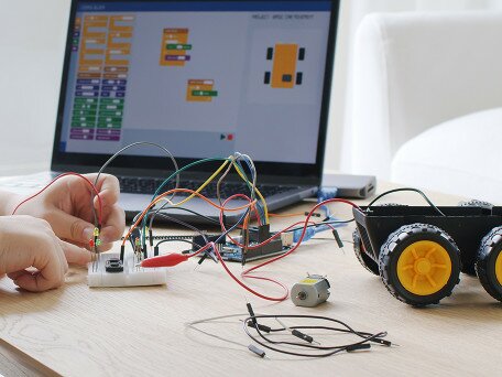 Effects of a Story-Inspired Robotics Coding Curriculum on Children’s Computational Thinking and School Readiness Skills