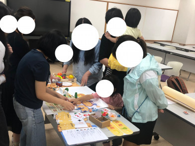 游戏中学习相等概念:与儿童和照顾者一起设计、测试和分析游戏